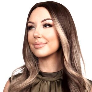 Chelsey Smith ARI LUXE  hair crown